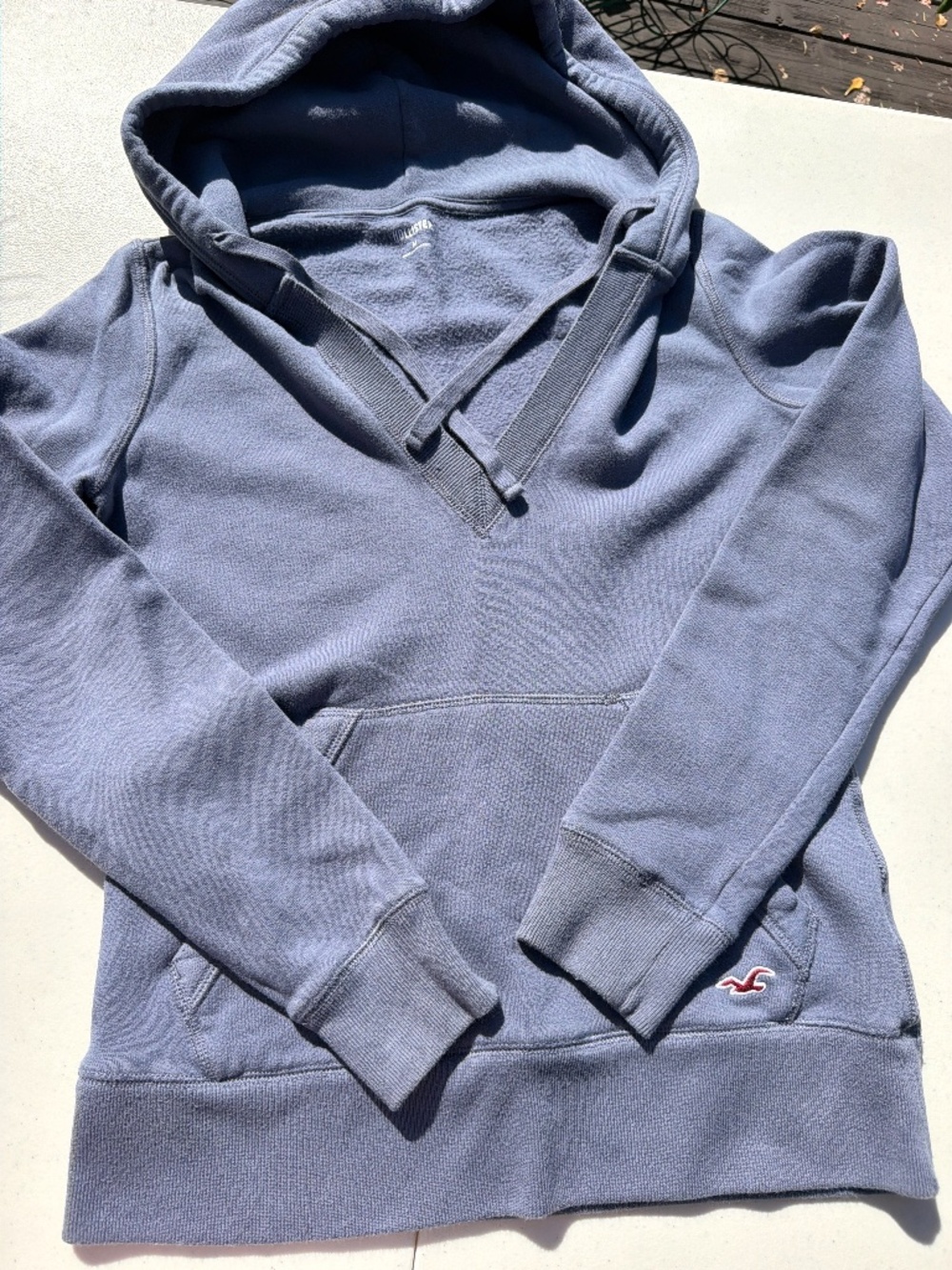 Hollister Co. blue hoodie size M #hollister #cozy